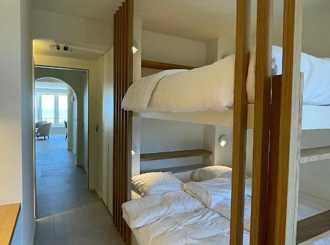 Zeedijk Oostduinkerke Frontaal Zeezicht - Volledig Gerenoveerd 2022! *