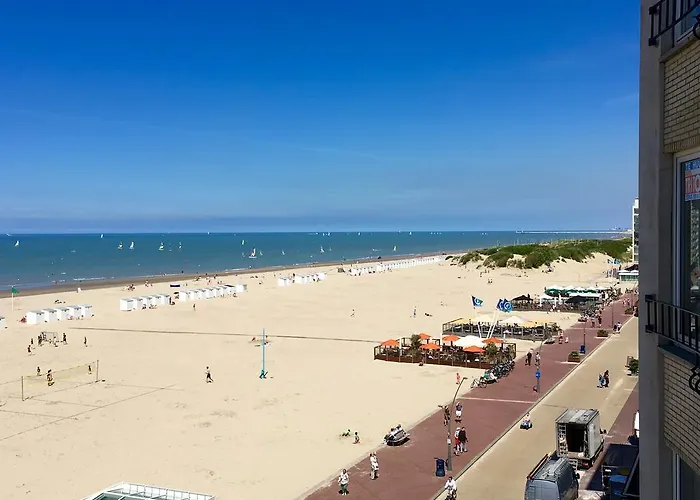 Apartment Zeedijk Oostduinkerke Frontaal Zeezicht - Volledig Gerenoveerd 2022!