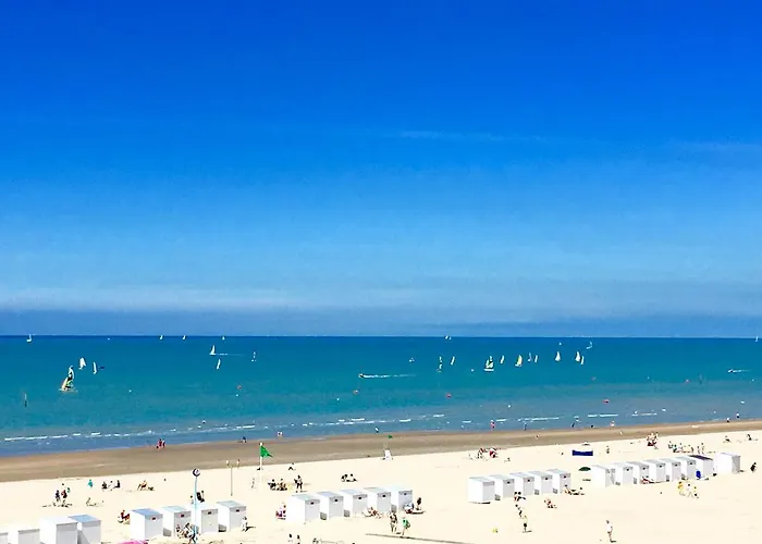 Apartment Zeedijk Oostduinkerke Frontaal Zeezicht - Volledig Gerenoveerd 2022!